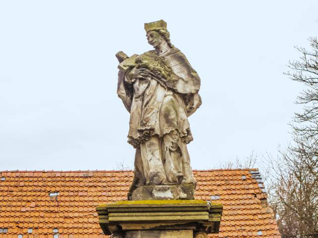Figura św. Jana Nepomucena Maniów Wielki, gm.Mietków