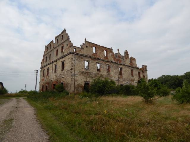 Pałac późnorenesansowy w Borzygniewie (ruiny) gm.Mietków