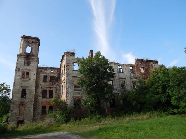Pałac w Maniowie Małym (ruiny) gm.Mietków