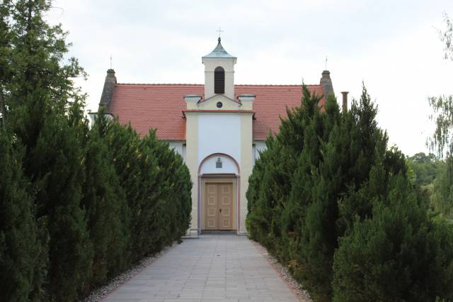 Kaplica cmentarna Św. Krzysztofa wraz z cmentarzem ewangelickim w Maniowie 