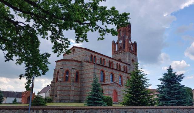 Kościół filialny pw. Wniebowzięcia NMP w Olesznej, gm.Łagiewniki