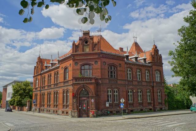 Budynek poczty w Strzelinie 