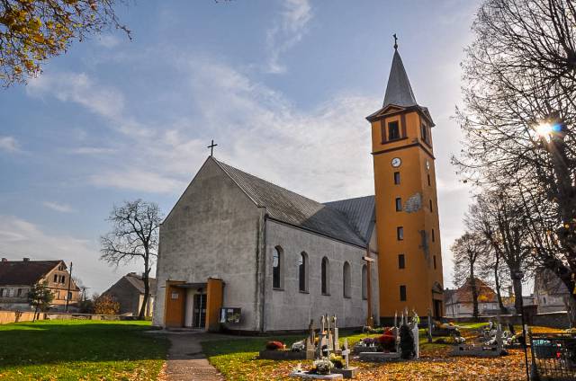 Kościół pw. św. Jana Nepomucena w Zielenicach